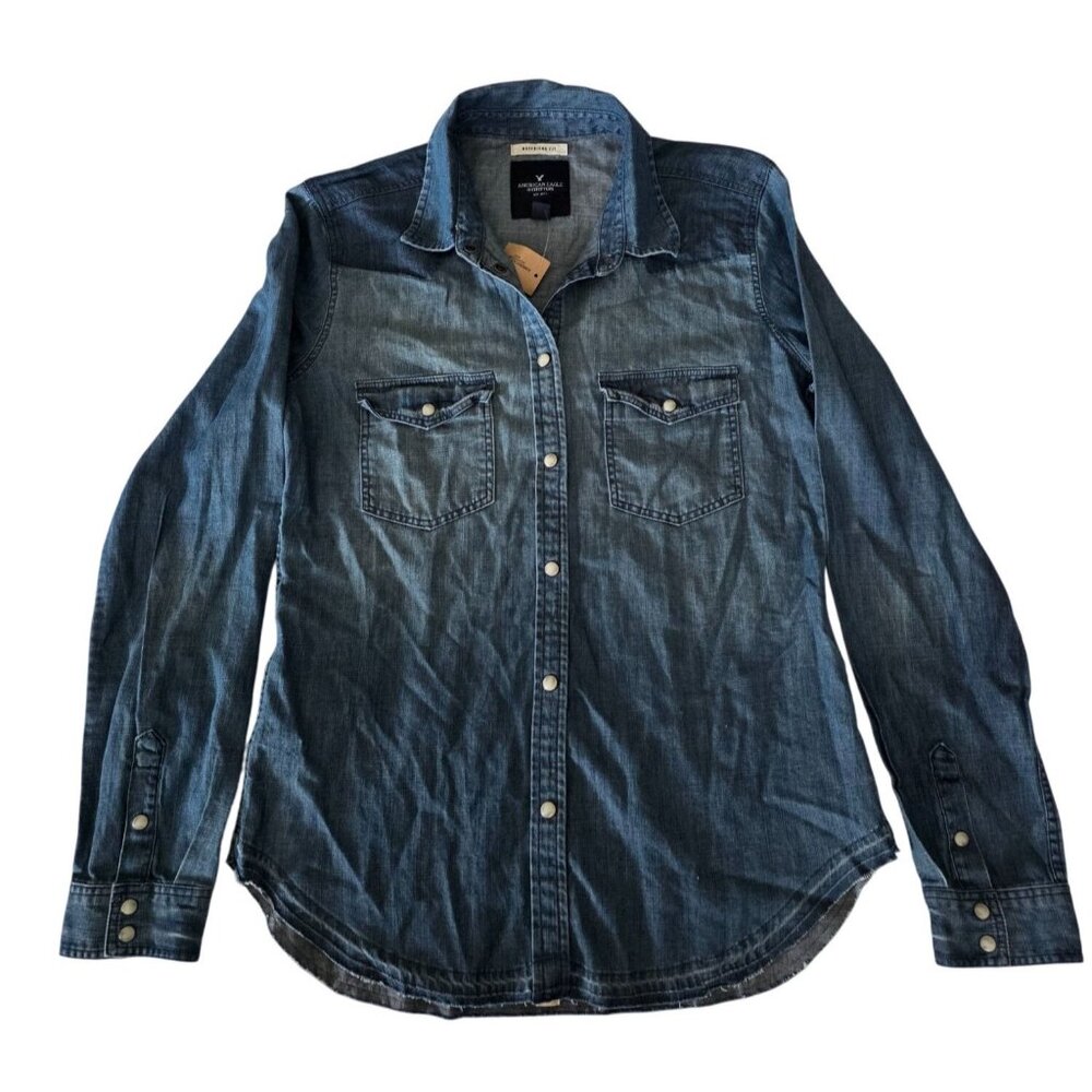 American Eagle Outfitters Boyfriend Fit Button Front Denim Shirt Size Small NWT - Picture 4 of 16